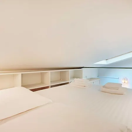 Chic And Cosy Apartment-canal Saint Martin Parigi